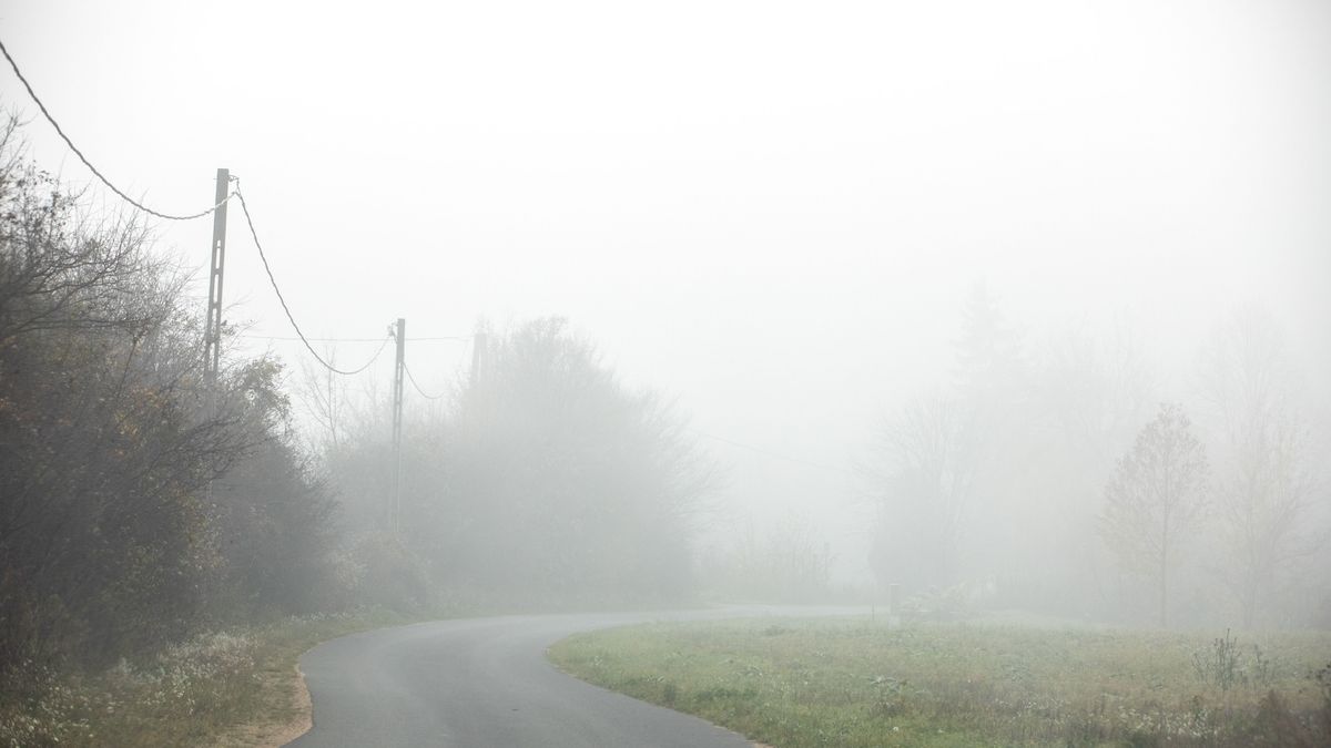 Erősen felhős lesz a nap, záporokkal, élénk széllel kísérve