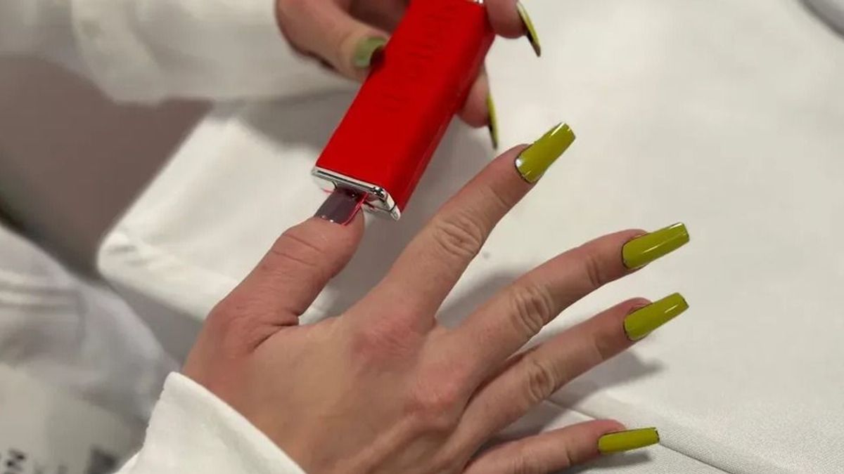 Megérkezett a világ első okoskörme, sok nő álma válhat valóra (+ videó)