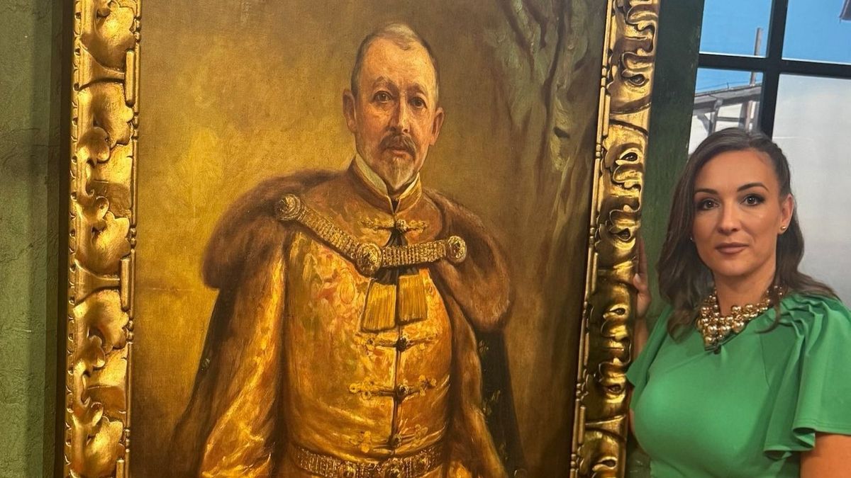 Katona Szandra egy különleges műtárgyat juttatott el az öttevényi kastélyba