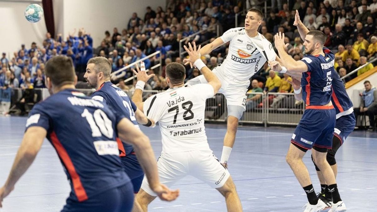 Fordulás után fordítottak