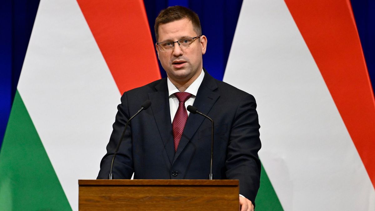 Kövesse nálunk élőben Gulyás Gergely sajtótájékoztatóját