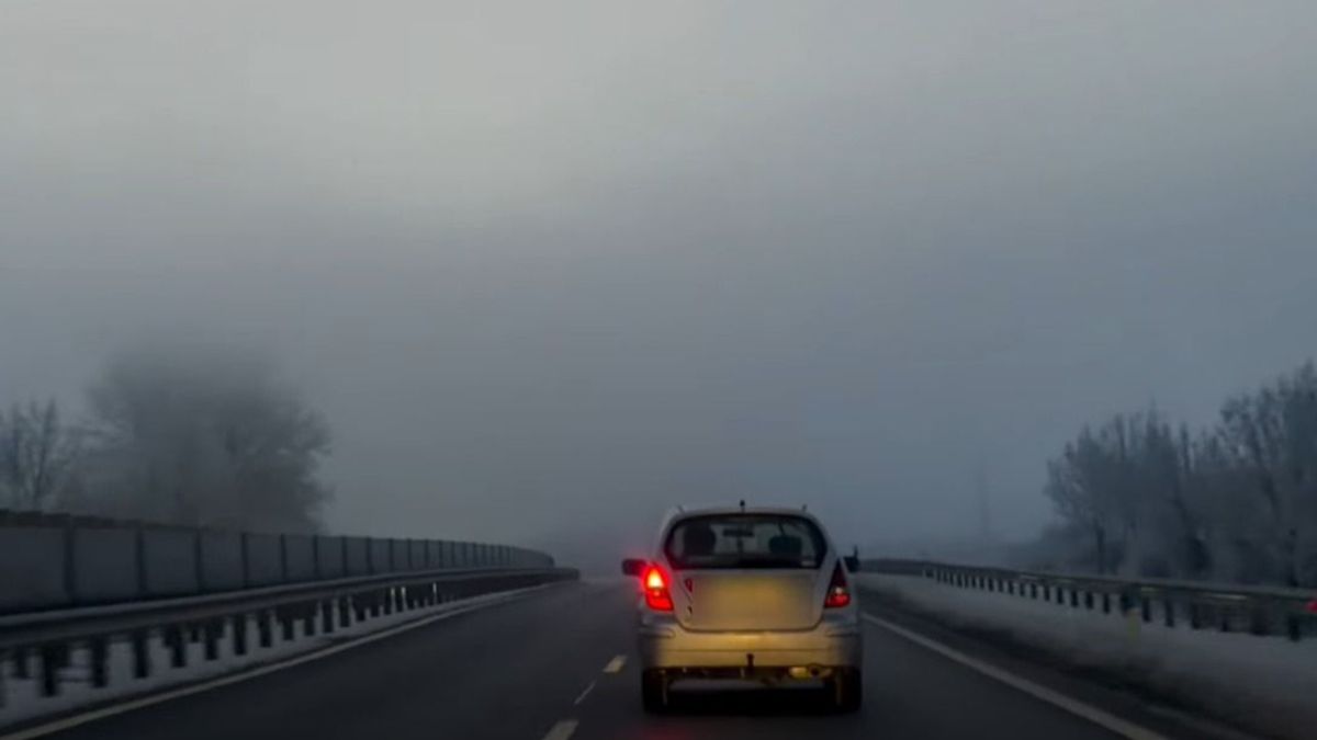 A fény nem fényűzés! – „Félszemű" járművel közlekedő sofőrt fogtak a rendőrök