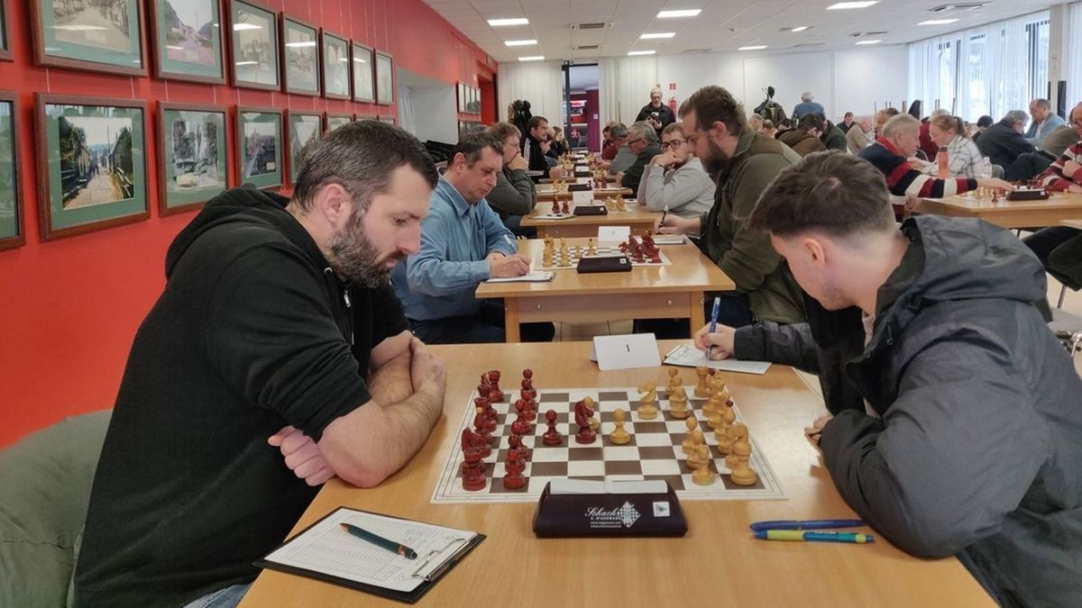 Sakk: növelte előnyét a Bányász Ajka