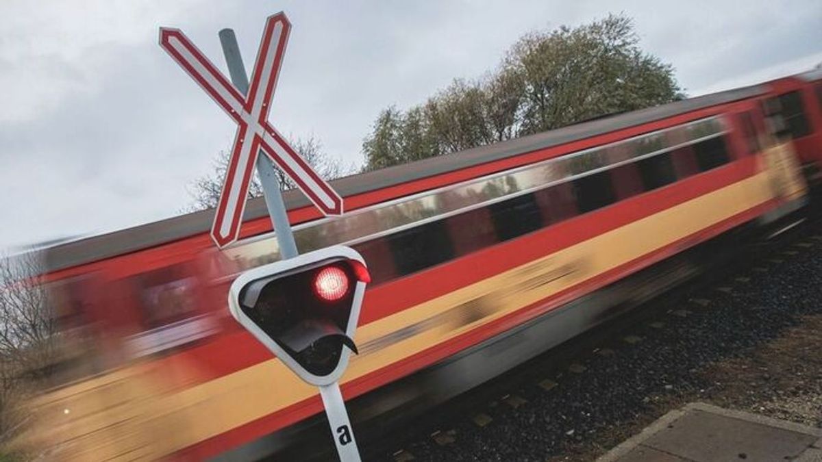 Szörnyű tragédia: embert gázolt a vonat Sümegnél