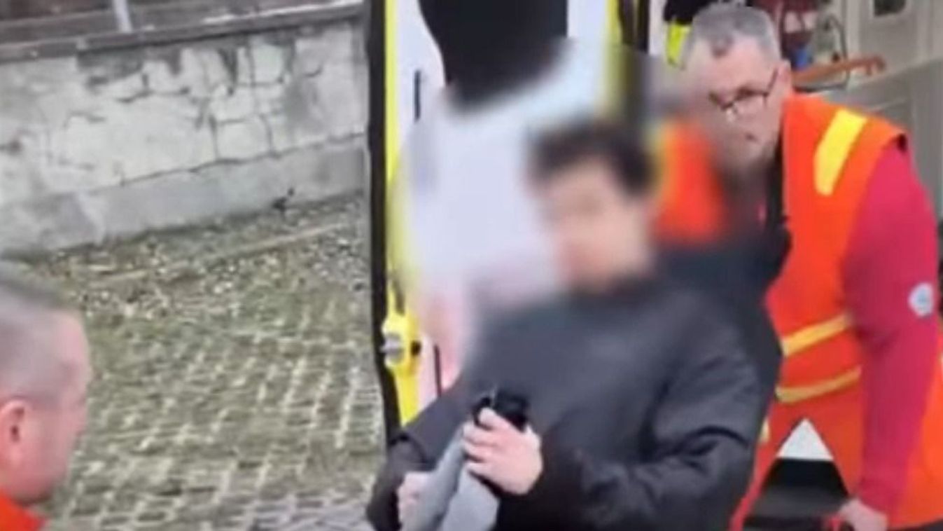 Kis híján tragédiával végződött a korcsolyázás (videó) Kép