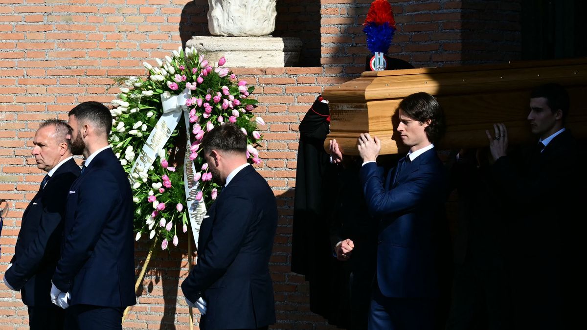 Világsztárok, hírességek, politikusok búcsúztak el Valentinótól