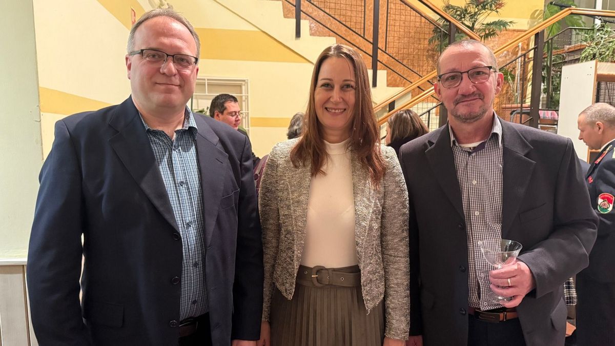 Botrány: a tiszás képviselőjelölt durván beleszállt a polgármesterekbe, sokan felháborodtak a rágalmain