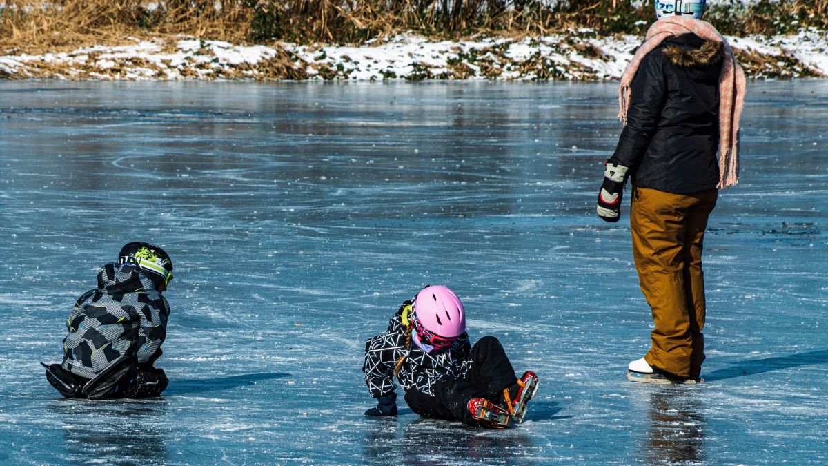 Hivatalos: már több helyen is lehet korcsolyázni a Balatonon – mutatjuk, pontosan hol