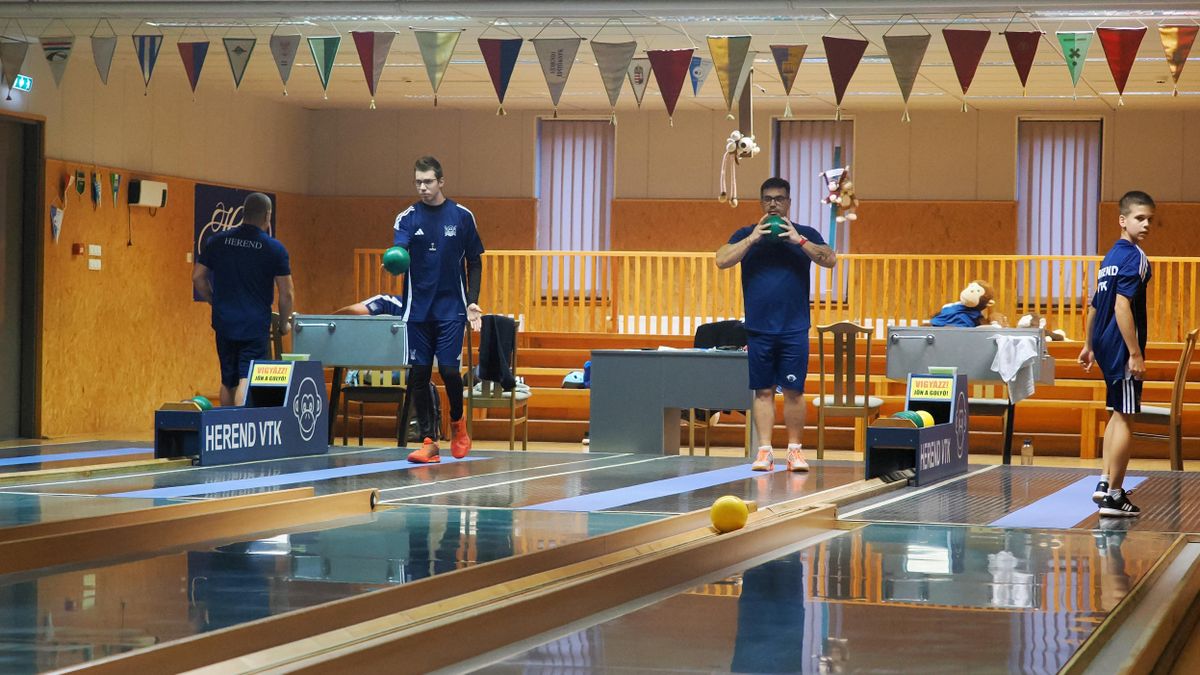 Győrben nyertek rangadót a pápai tekések