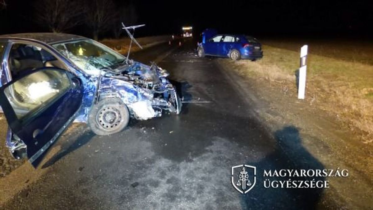 Súlyos balesetet okozott a 77-esen egy fiatal sofőr, egy utas maradandó fogyatékosságot szenvedett