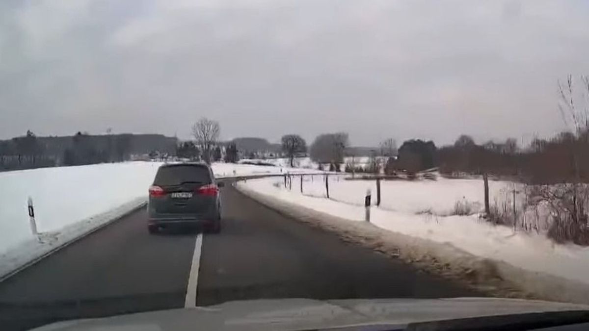 Veszélyes manőver a járőrök szeme láttára – nem úszta meg a sofőr!