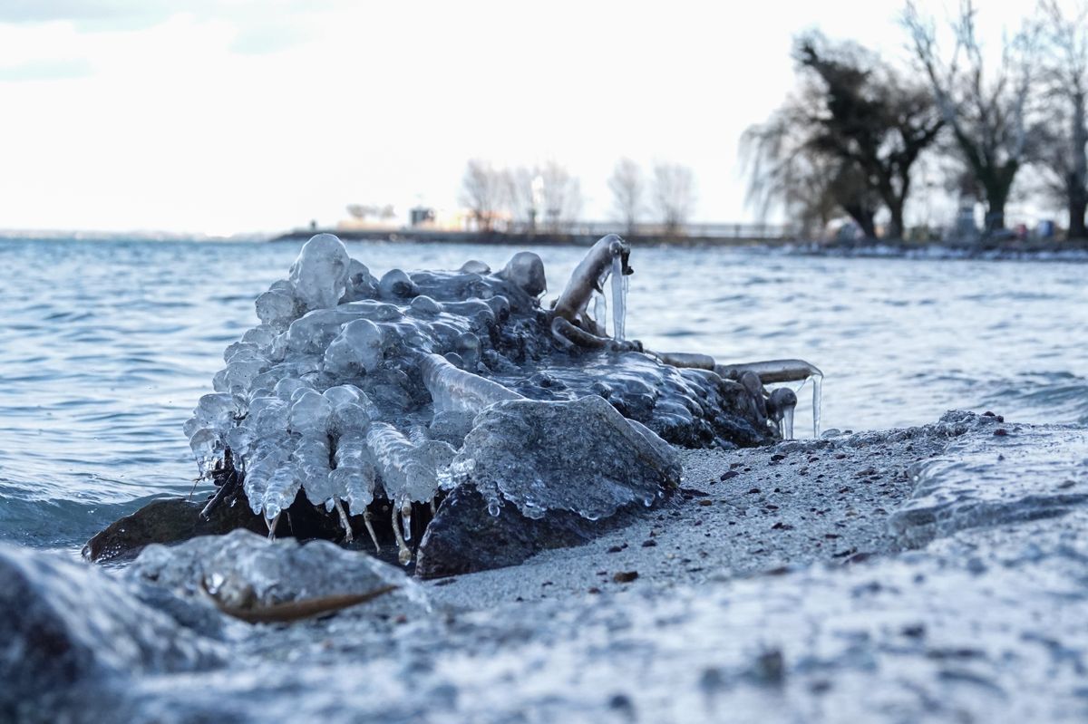 Befagyott Balaton: még mindig életveszélyes