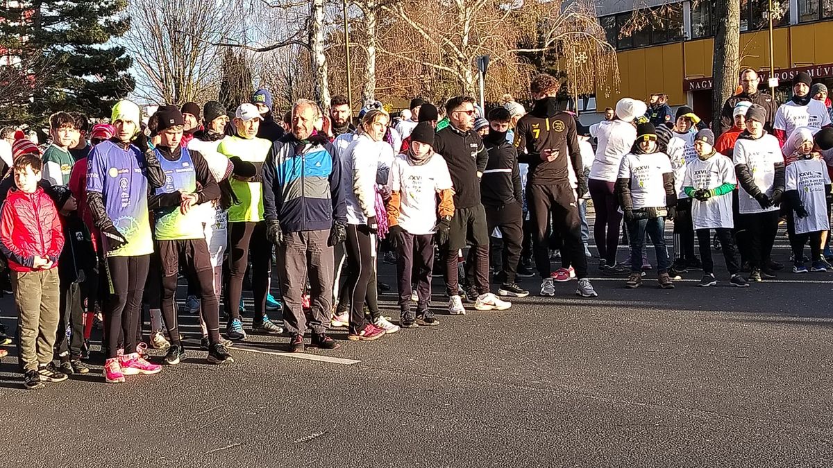 Szilveszteri futás: csaknem 600-an tették meg a 2026 méteres távot (+ videó)
