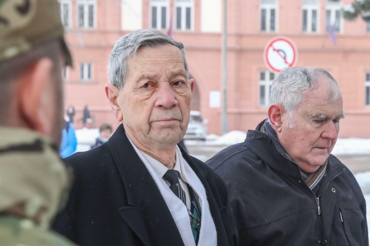 Szolnoki János nyugállományú ezredes, Demeter Ferenc nyugállományú alezredes