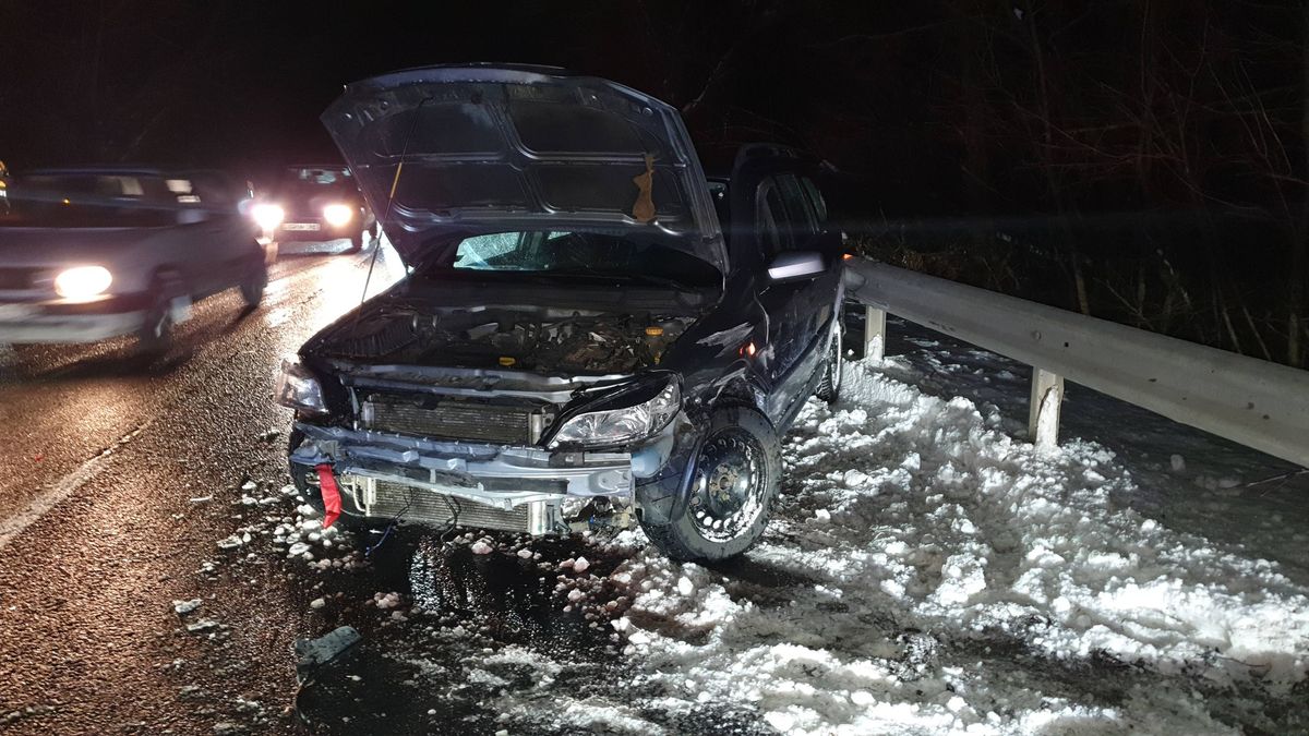 Friss információk és helyszíni fotók az Olaszfalu és Eplény között balesetről