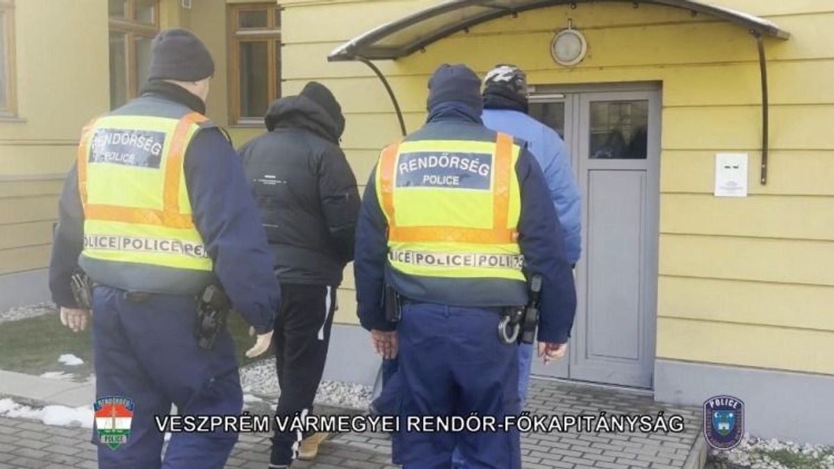 A Pápa környéki rezes páros heteken át lopkodott egy telephelyről (videó)