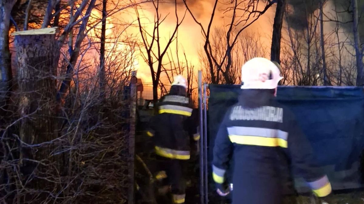 Egy eltévedt tűzijáték okozhatta a mosonmagyaróvári brutális tűzesetet (galéria + videó)