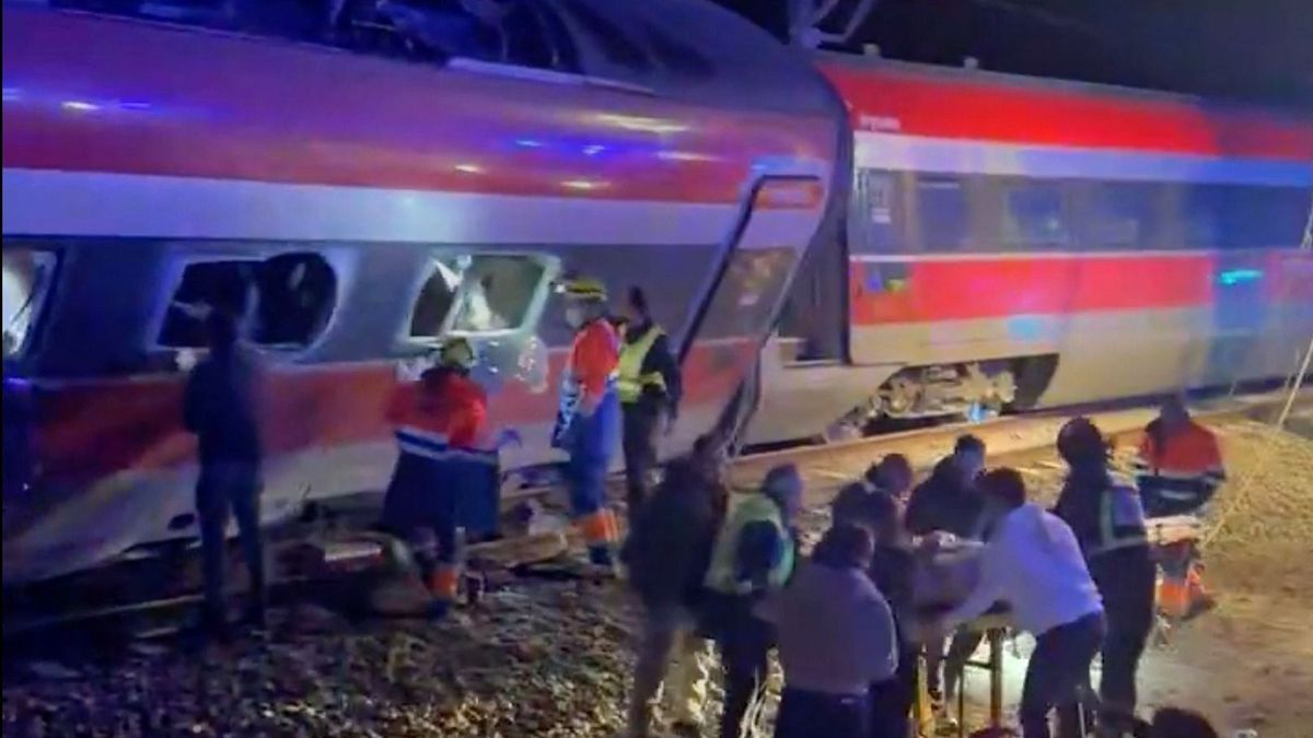 Tragédia: súlyos vonatbaleset történt Dél-Spanyolországban (videó)