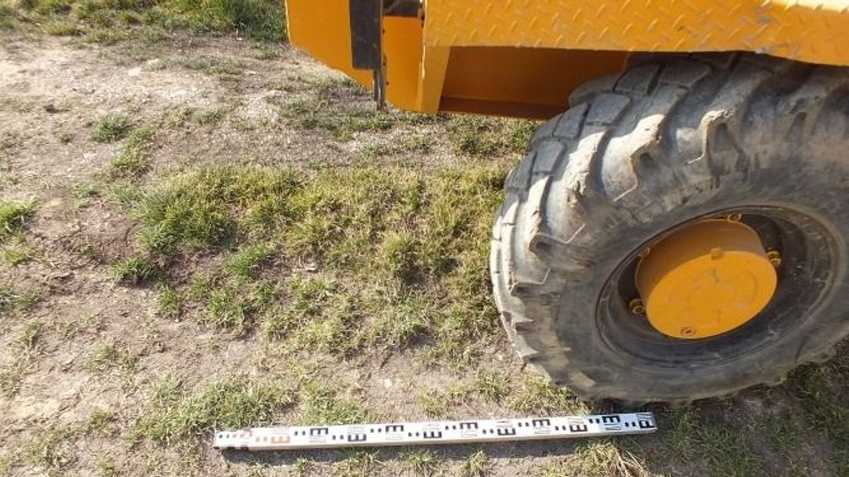 Drámai baleset a Balaton-parton: munkagép sebesített meg egy férfit