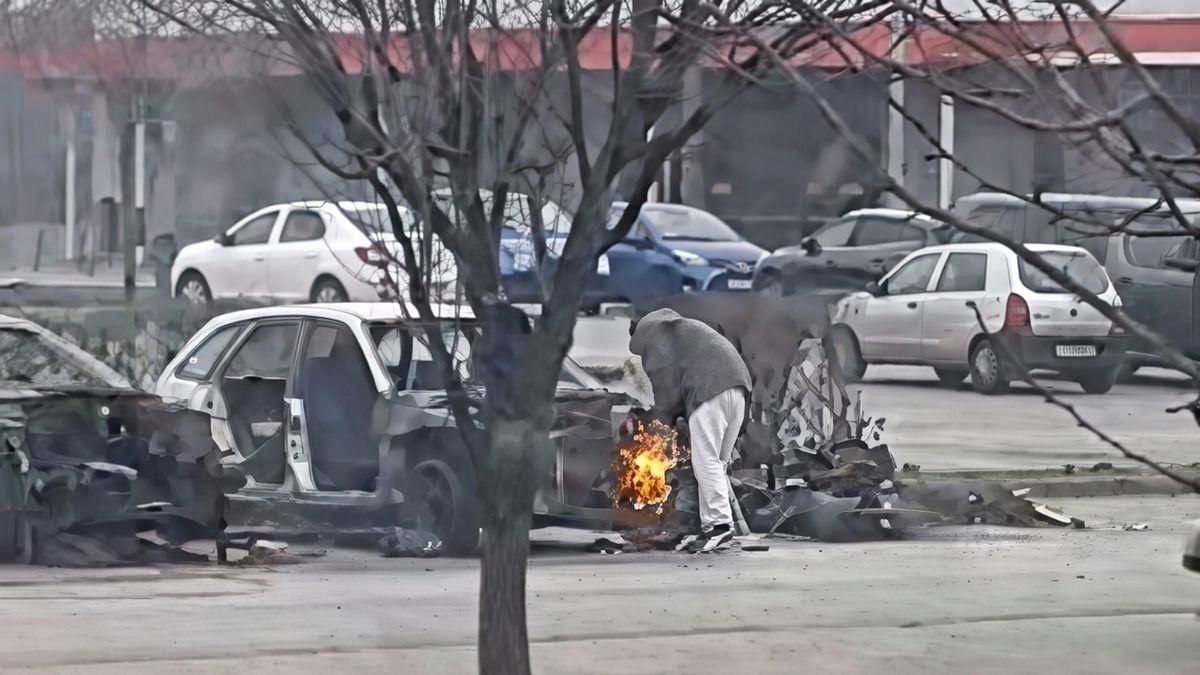 A sarokcsiszoló alatt felsírtak a visszatekert kilométerek (+videó)