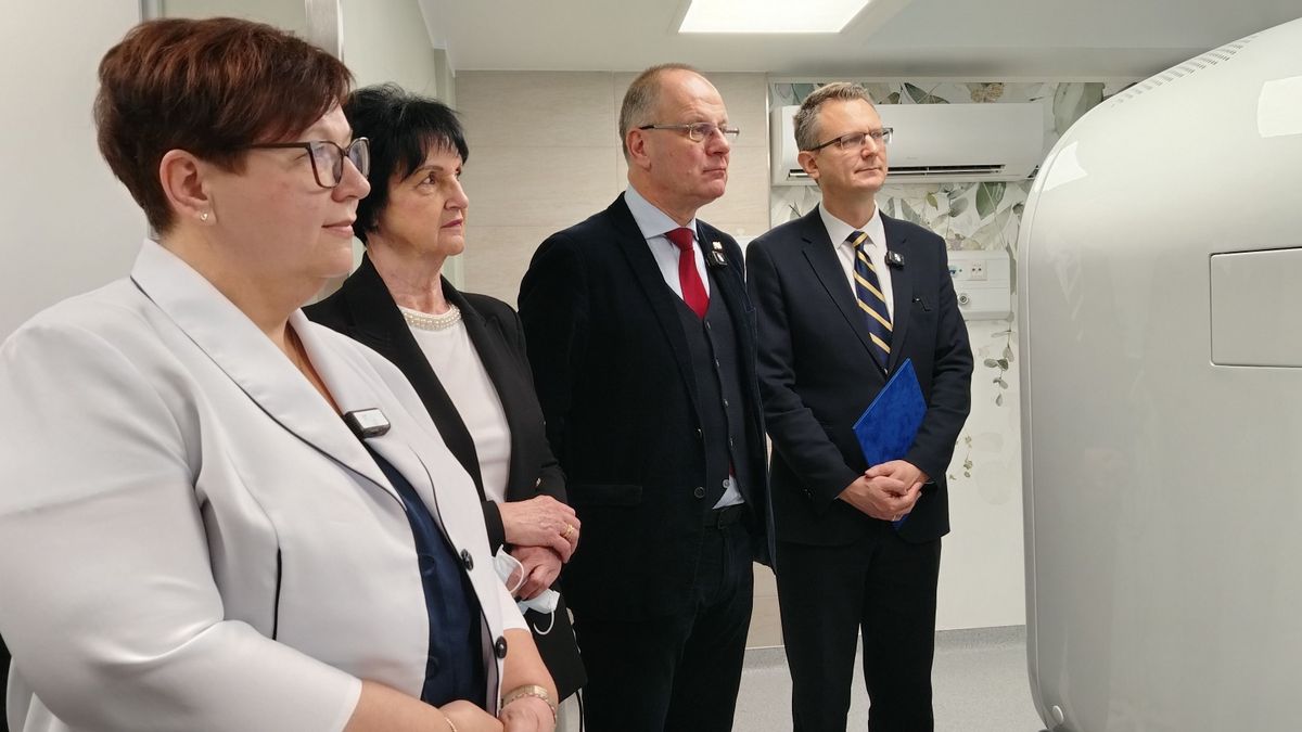 Újabb korszerű diagnosztikai eszközzel gyarapodott az ajkai kórház (galéria)