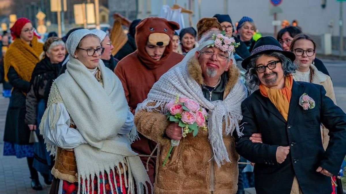 Már hangolódhatunk a télűzésre, a Bakony legnagyobb farsangi felvonulására, a fánkevésre 