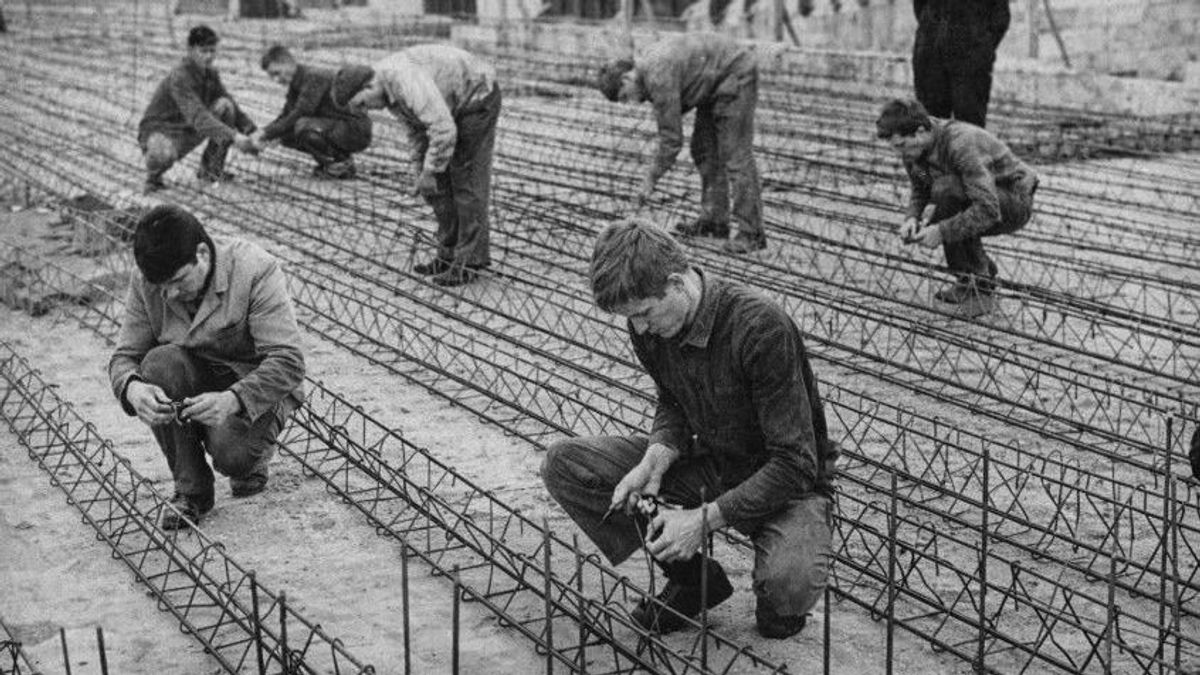 Régi fotókon Veszprém ikonikus lakótelepe, így lett romokból modern metropolisz