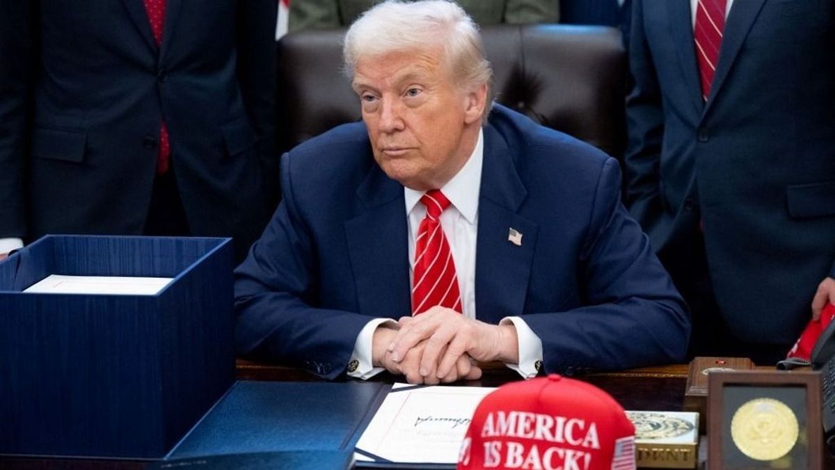 Szijjártó Péter szerint a béke nem lenne kérdés, ha Trumpon múlna