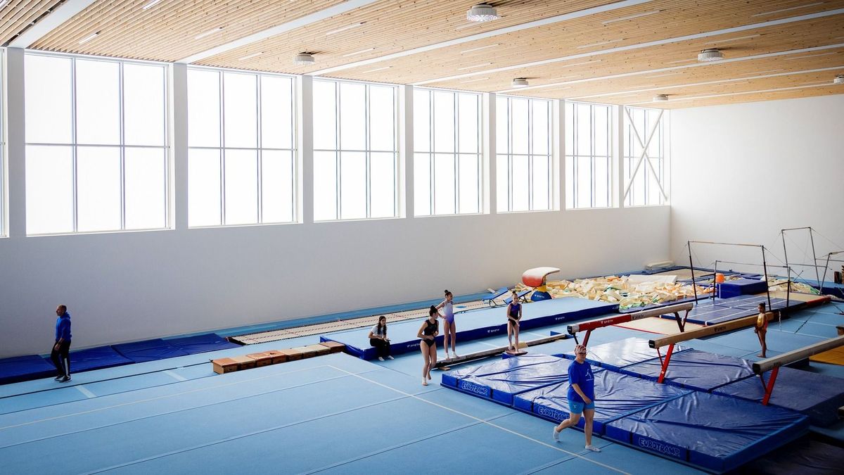 A tornászgyakorló hosszú távon, következetesen fejlesztette a várost