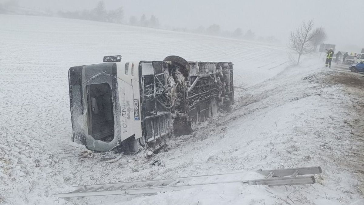 Válságos a közlekedés Veszprém megye nyugati részén: 16 buszbalesetről ír a MÁV