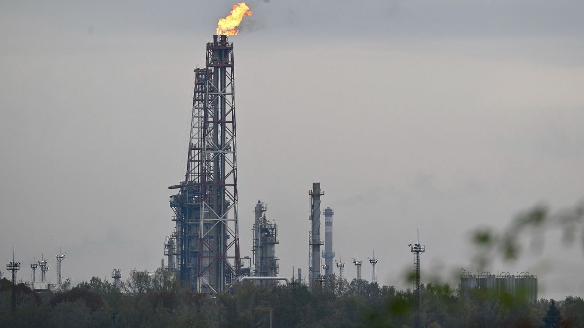 Engednie kell Ukrajnának az olajvitában a magyarok többsége szerint