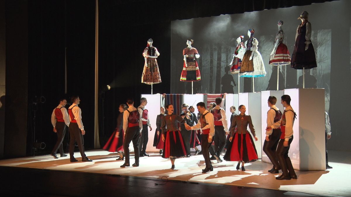 Időtlen szerelem néptáncban elmesélve – Magyar rapszódia Pápán