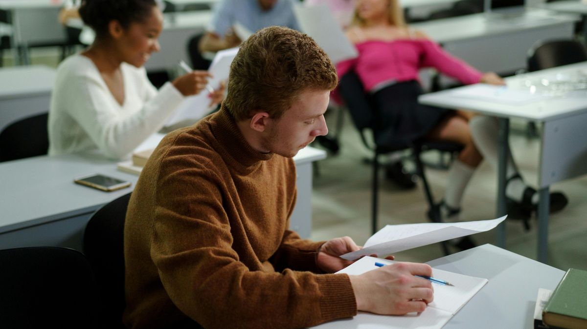 Rendőrök az iskolákban: így küzdenek a drogok ellen Veszprémben