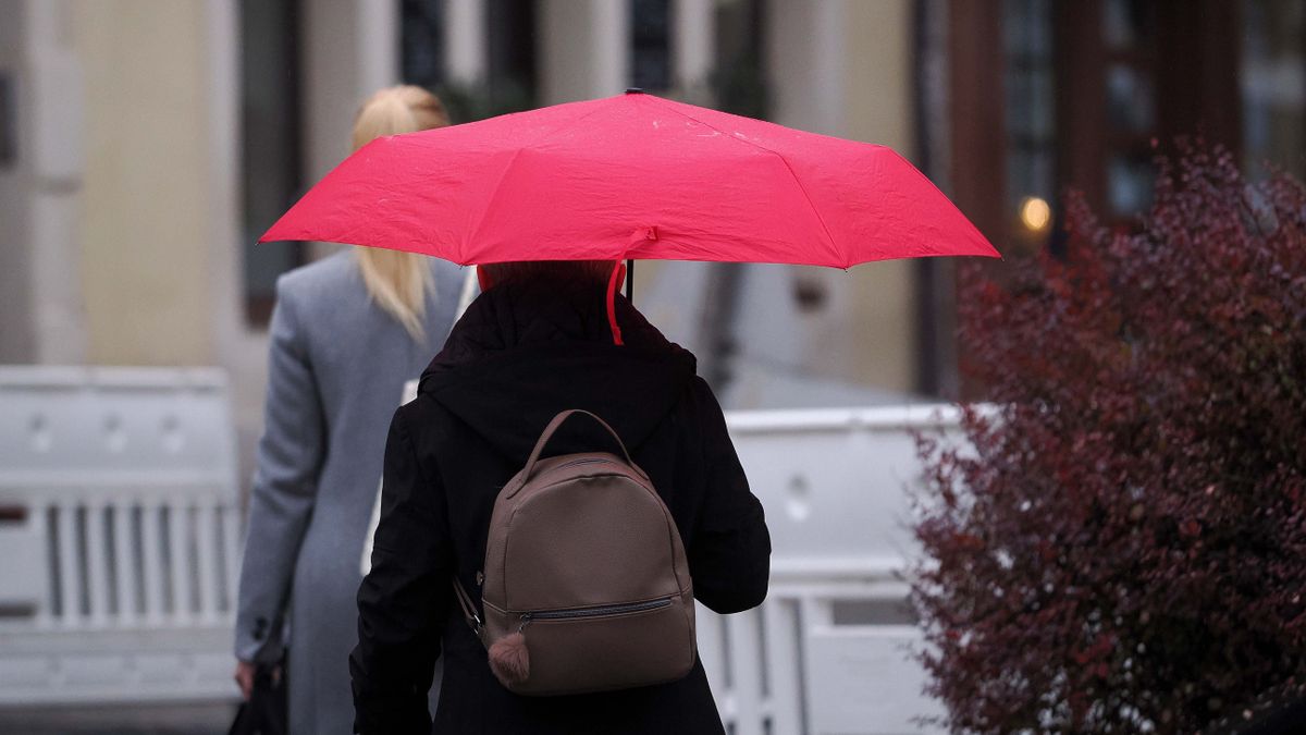 Veszprém fölé is visszatér a felhőtakaró: köd, ónos eső és eső jön