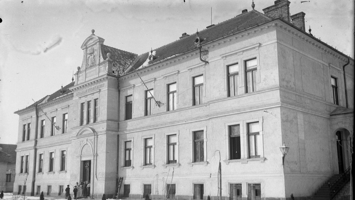 Ilyen volt, ilyen lett az egykori menhely és kórház, ami napjainkban a táncművészet otthona (fotók)
