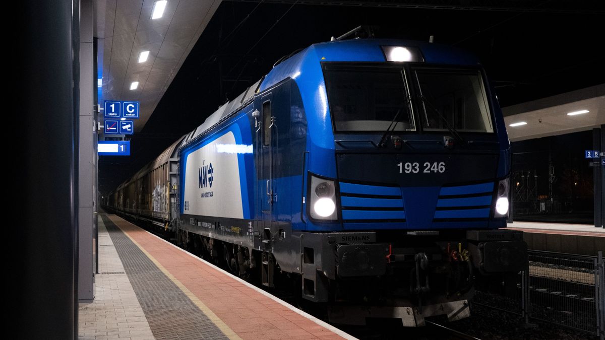 Szijjártó Péter: 26 euró lesz a jegyár Budapest-Belgrád-vasútvonalon