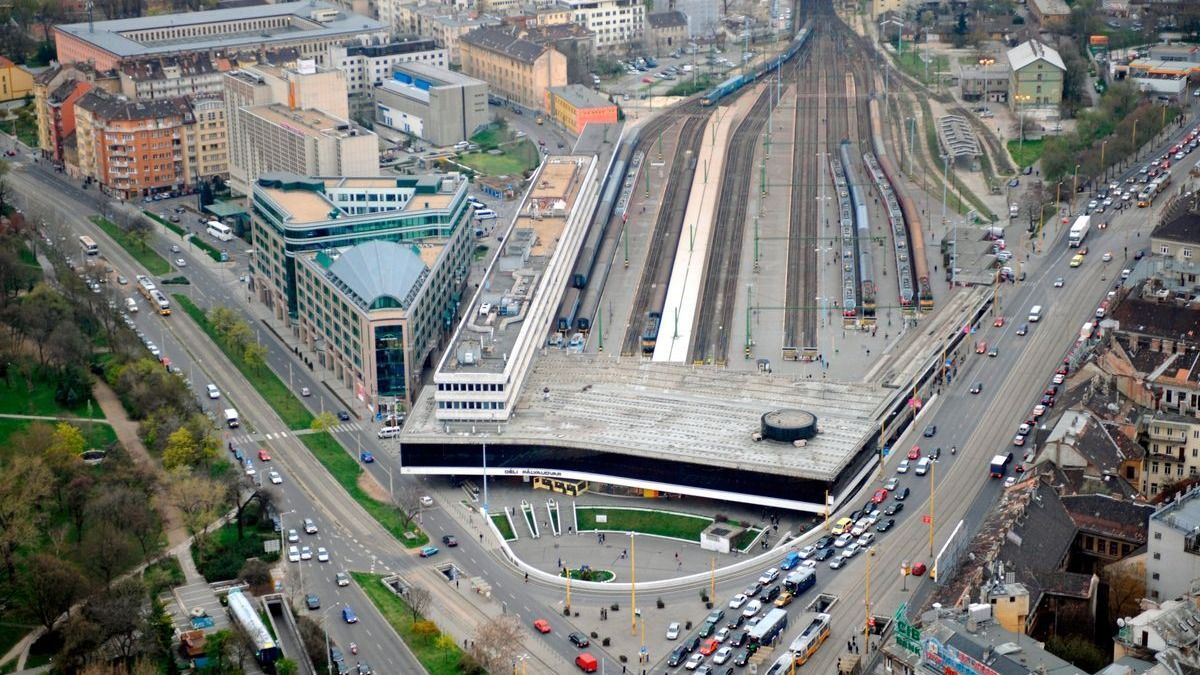 Teljes vágányzár jön a Délinél: több vonal menetrendje is borul