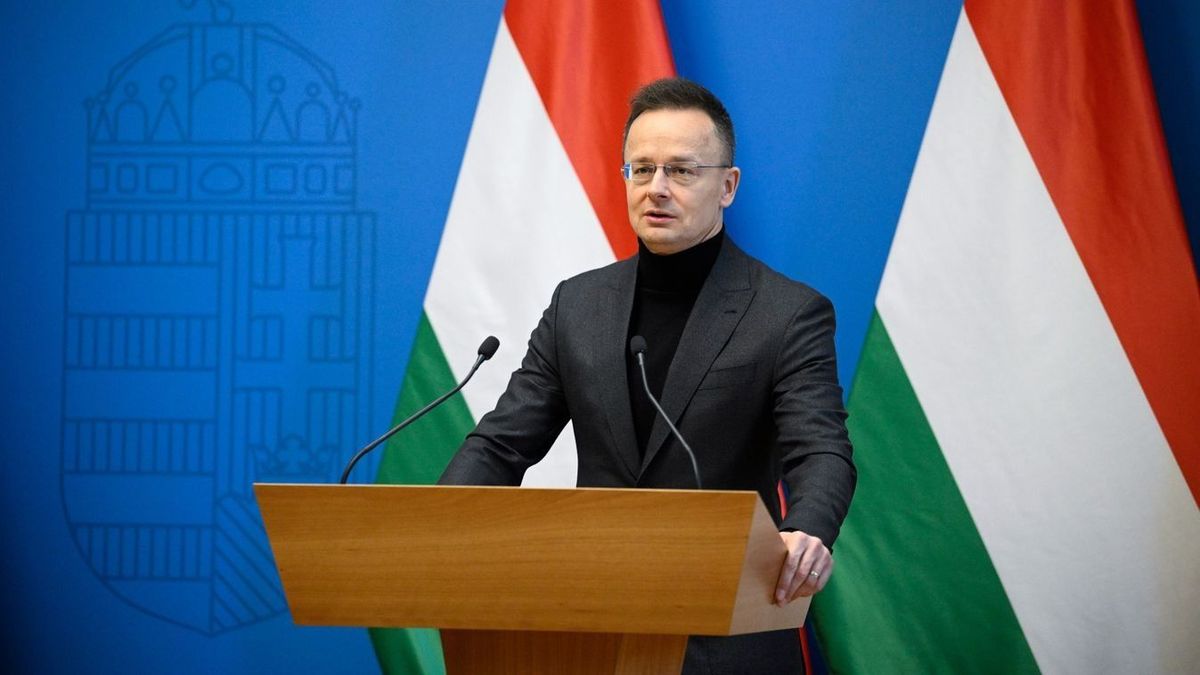 Szijjártó Péter: egy kormányzat sem tett ennyit a cigányság felemeléséért