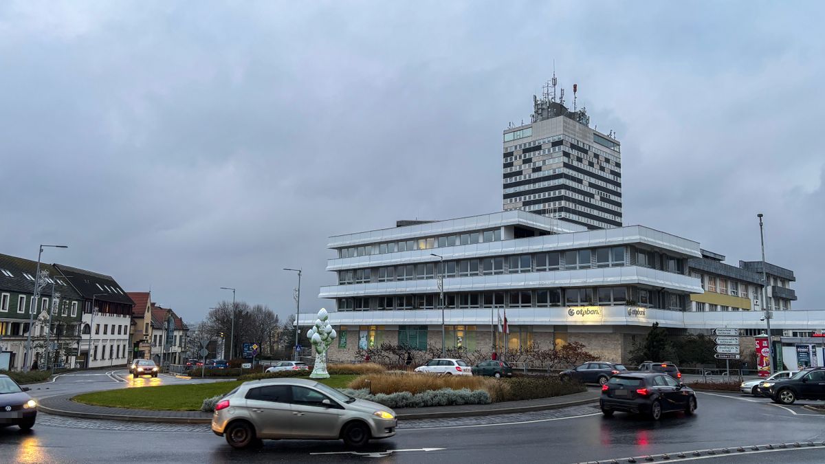 Durva fordulat jön az időjárásban: záporok és erős széllökések csapnak le
