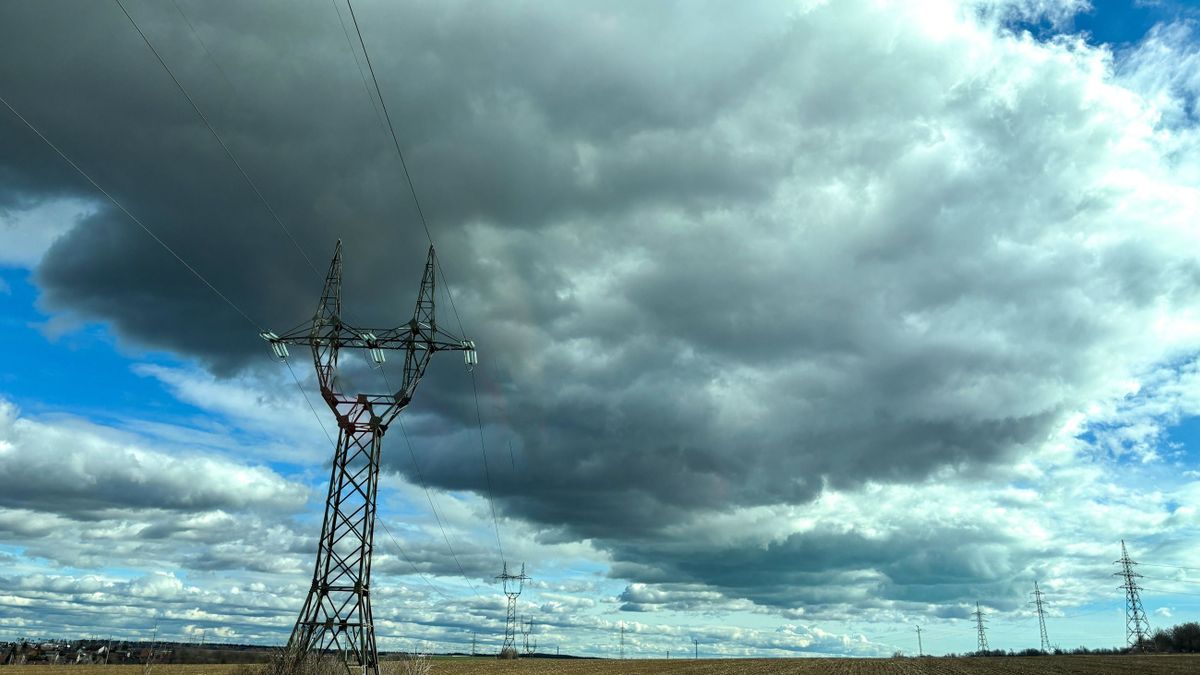 Viharos szél csap le Veszprémre – A mai időjárás komoly fordulatot hoz