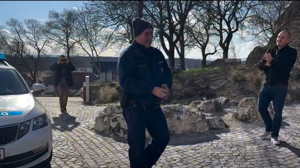 „És akkor a Mester 9065 végleg kilép” – Megható pillanatok egy legendás tihanyi rendőr búcsúján (+videó)
