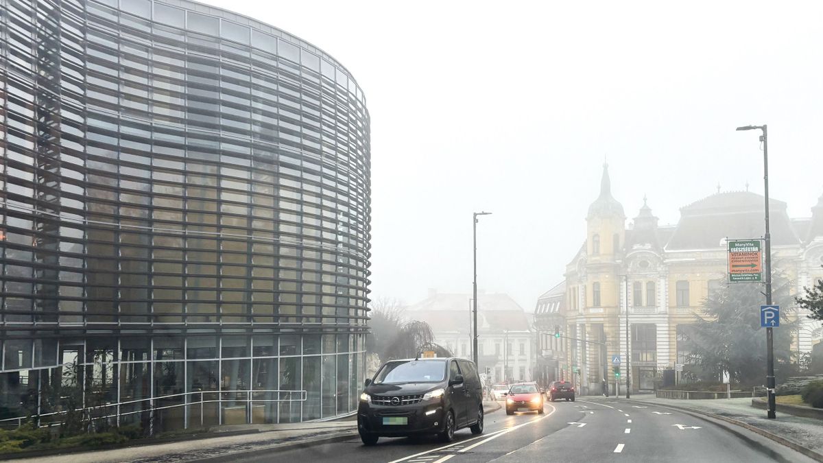 Nem nyugszik az időjárás: széllel, esővel és komor éggel érkezik a következő nap