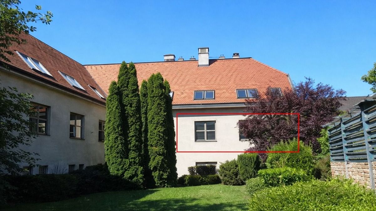 Ilyen lakások ritkán jönnek szembe: saját mélygarázzsal kínálják őket a belvárosban (+ galéria)