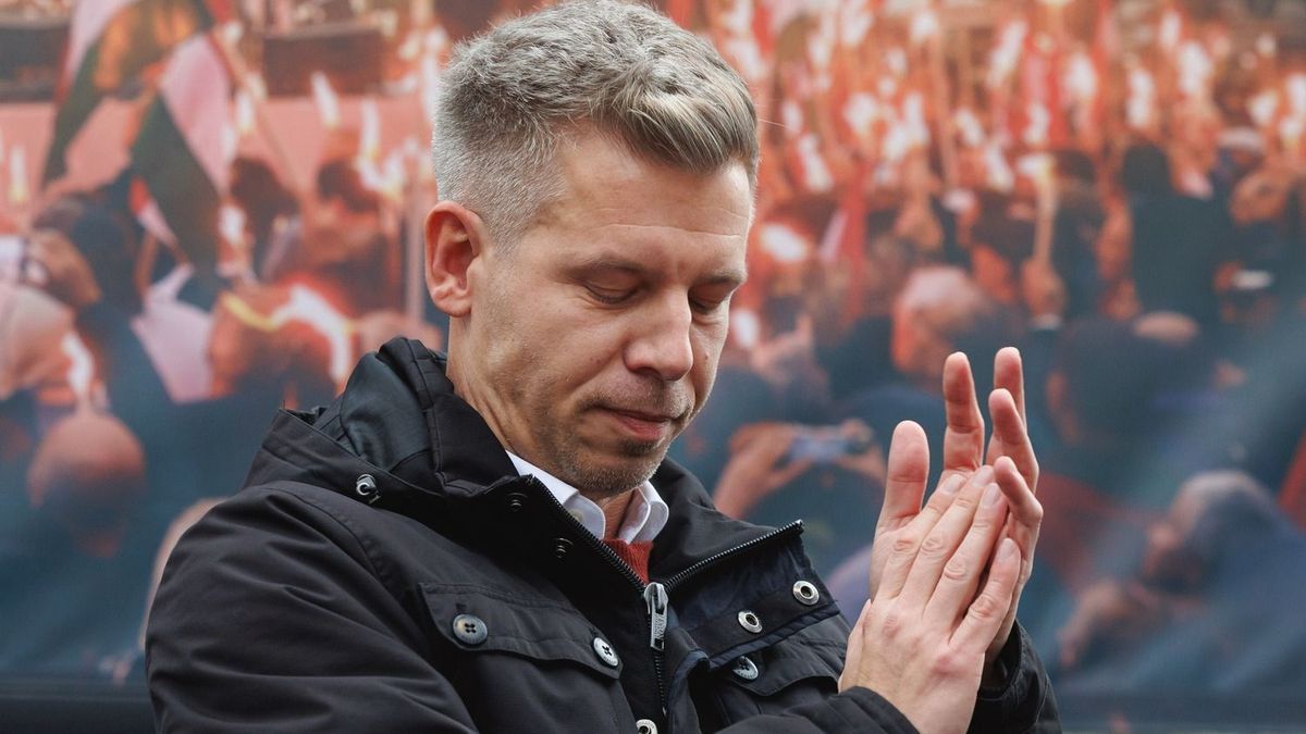 Magyar Péter már a saját embereiben sem bízik