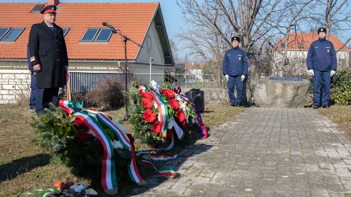 A II. világháború légitámadásaiban elhunytakra emlékeztek (galéria)