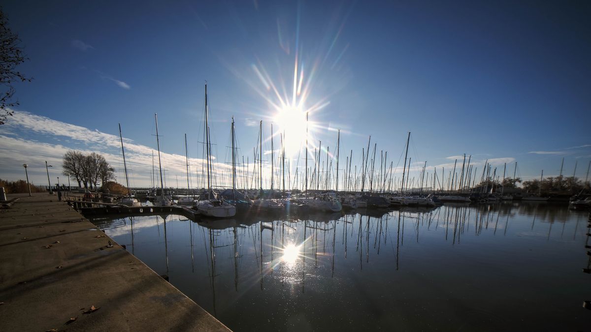 Felhők és napsütés váltják egymást pénteken