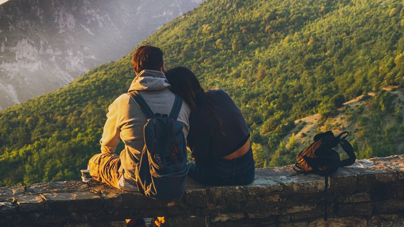 Valentin-napi sétát szó szerint szívesen és bunkertúrát is ajánlunk –...