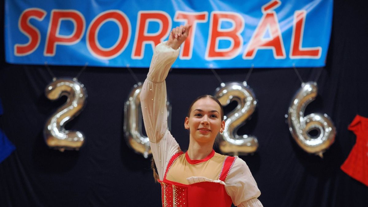 Hajnalig tartott a jubileumi sportbál Alsóörsön (galéria)