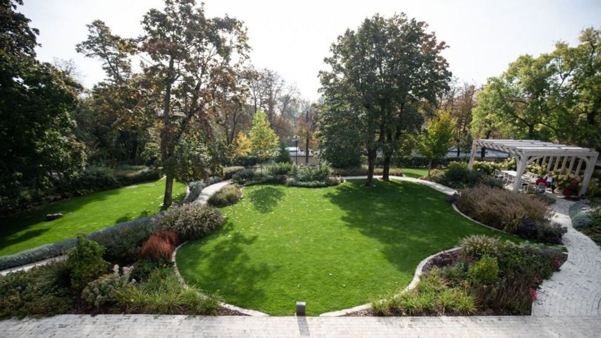 Csodálatos látvány: arany minősítést kapott a balatoni villa kertje