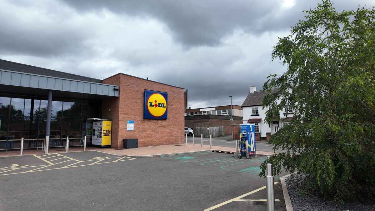 Felröppent a hír, hogy üzletet nyit egy magyar városban a Lidl legnagyobb versenytársa